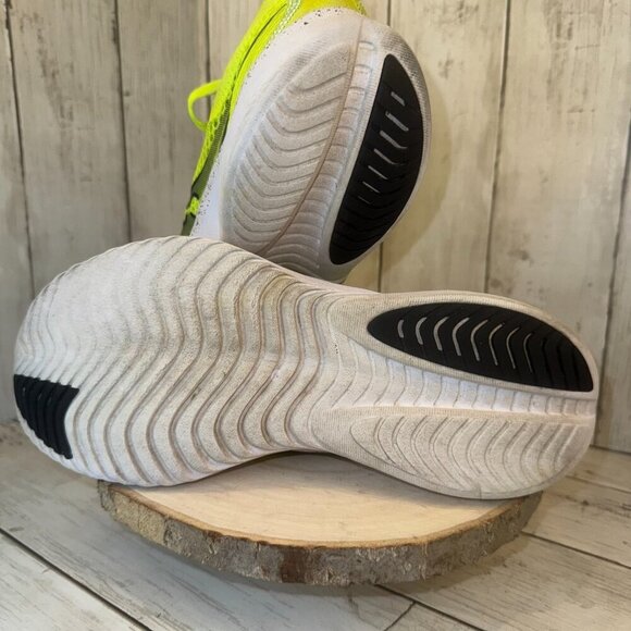 Saucony Kinvara 14 Running Shoes Women's Size 9.5 Yellow S10823-06 Sneakers - Picture 7 of 7